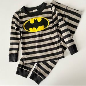 Hanna Andersson Batman pj set size: 90 (3)